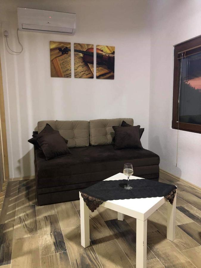 לגדין Karali Apartments מראה חיצוני תמונה